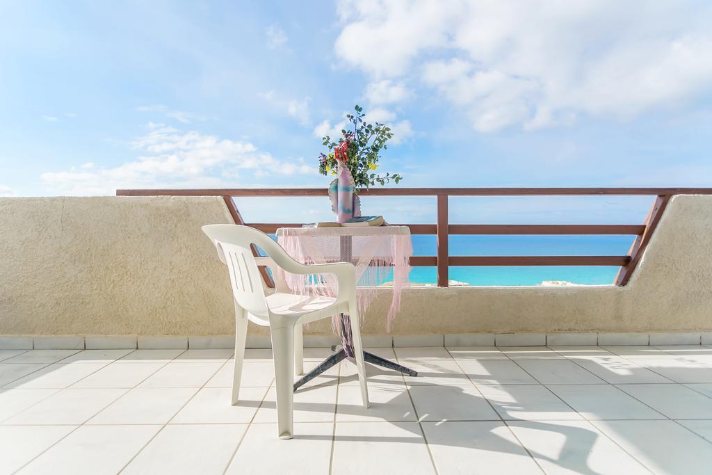 Yiannis Ηotel Foinikion Exterior photo
