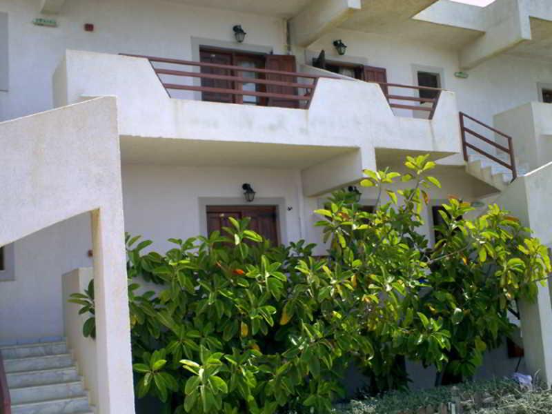 Yiannis Ηotel Foinikion Exterior photo