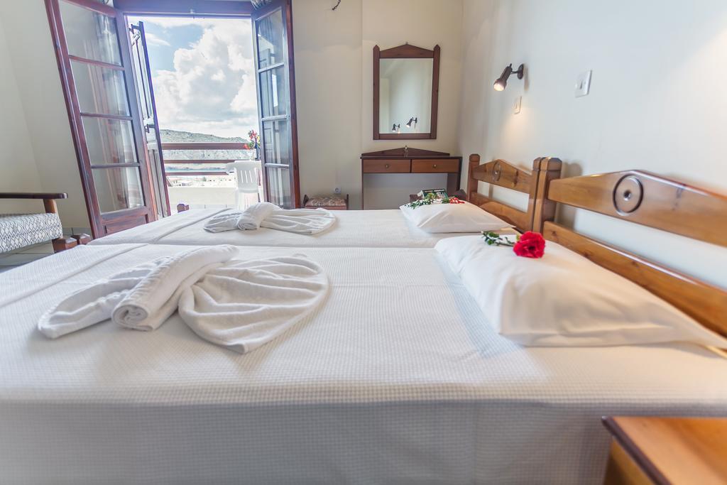 Yiannis Ηotel Foinikion Exterior photo