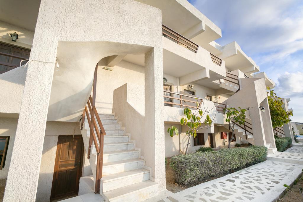 Yiannis Ηotel Foinikion Exterior photo
